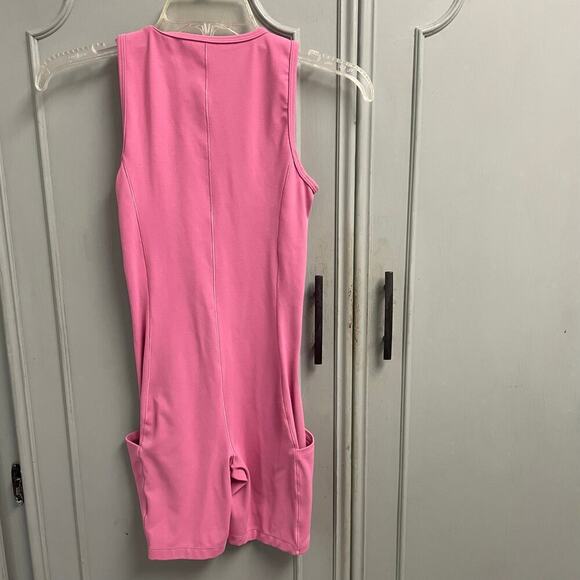 Aritzia TnAction TnaBreathe Size 2XS Pink One Piece Romper Activewear - Picture 2 of 6